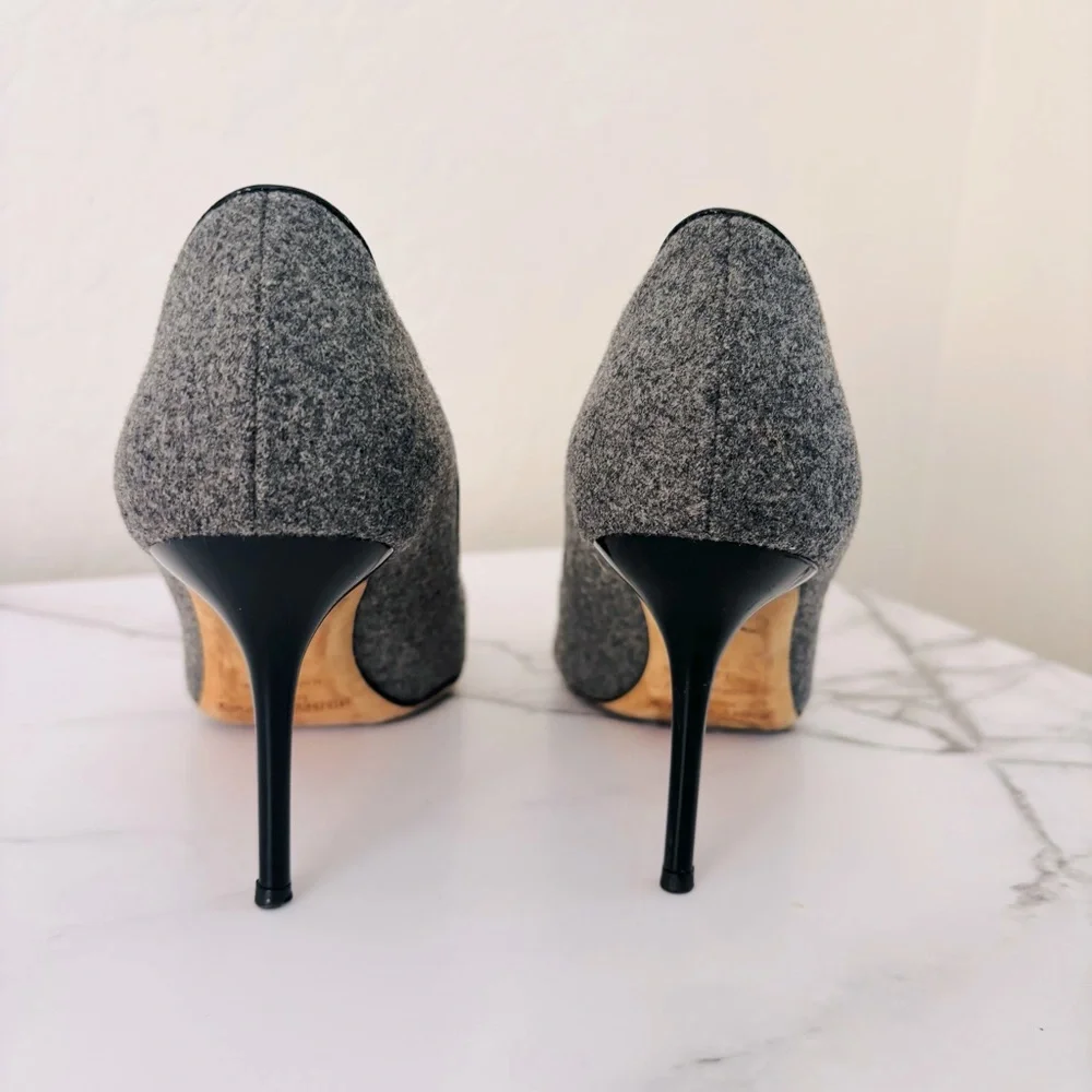 Jimmy‎ Choo Flannel Wool Patent Leather Cap Toe Pumps Size 7.5 US Gray Black